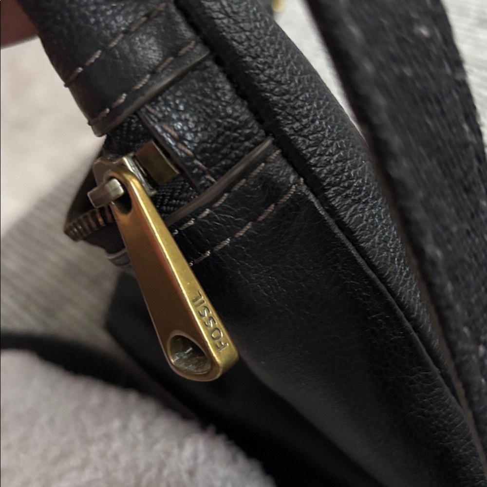 Fossil leather black cross body - Picture 10 of 16